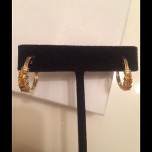 14k genuine solid 4.4 grams of gold with Auth gems